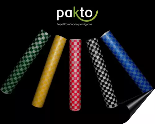 Rollos de papel parafinado de cuadros, fabricados por Pakto en Medellín
